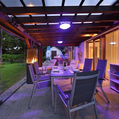 Rekreacni Domek Kobylnice Lipno リプノ・ナト・ヴルタヴォウ エクステリア 写真