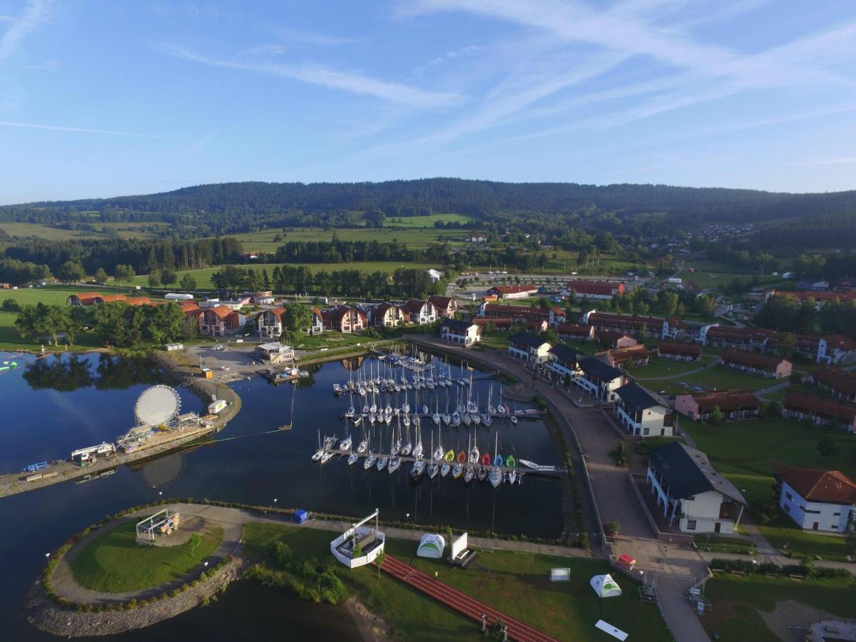 Rekreacni Domek Kobylnice Lipno リプノ・ナト・ヴルタヴォウ エクステリア 写真